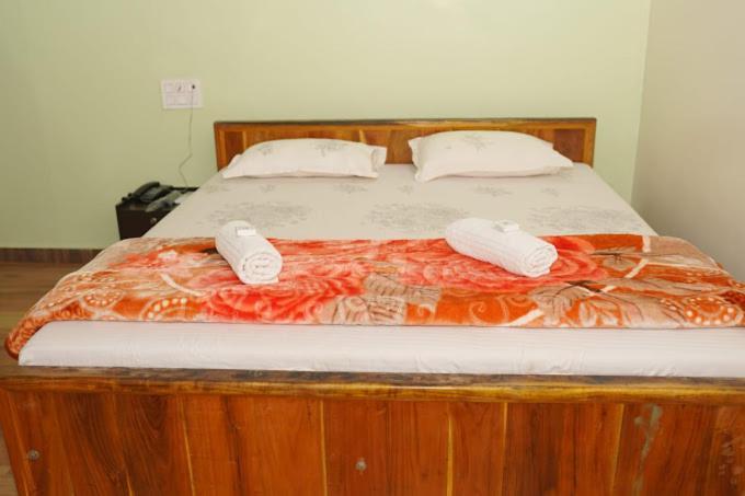 White Elephant Restaurant & Cottages Gokarna 고카르나 외부 사진