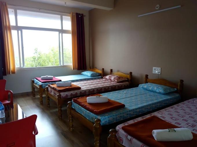 White Elephant Restaurant & Cottages Gokarna 고카르나 외부 사진