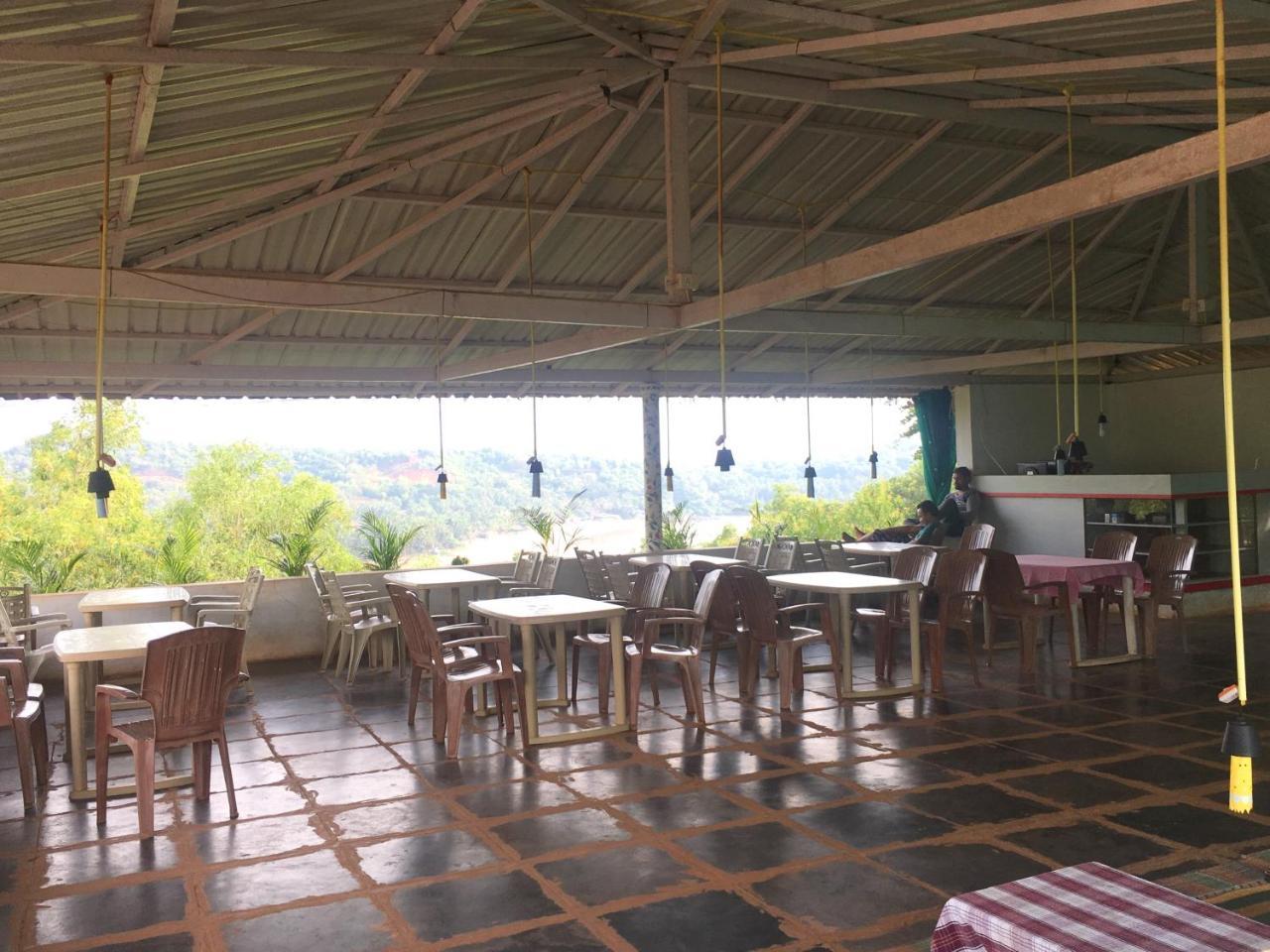 White Elephant Restaurant & Cottages Gokarna 고카르나 외부 사진
