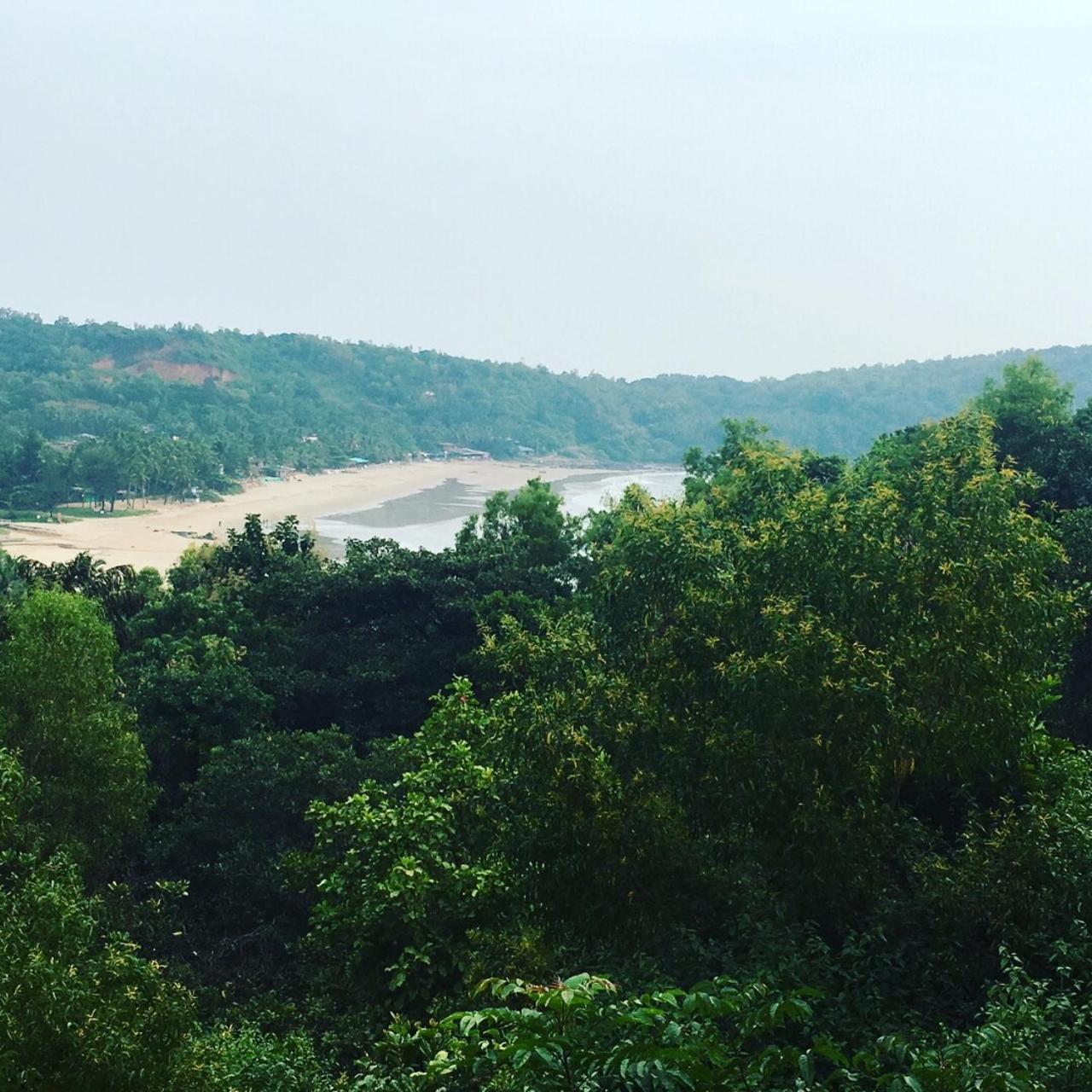 White Elephant Restaurant & Cottages Gokarna 고카르나 외부 사진