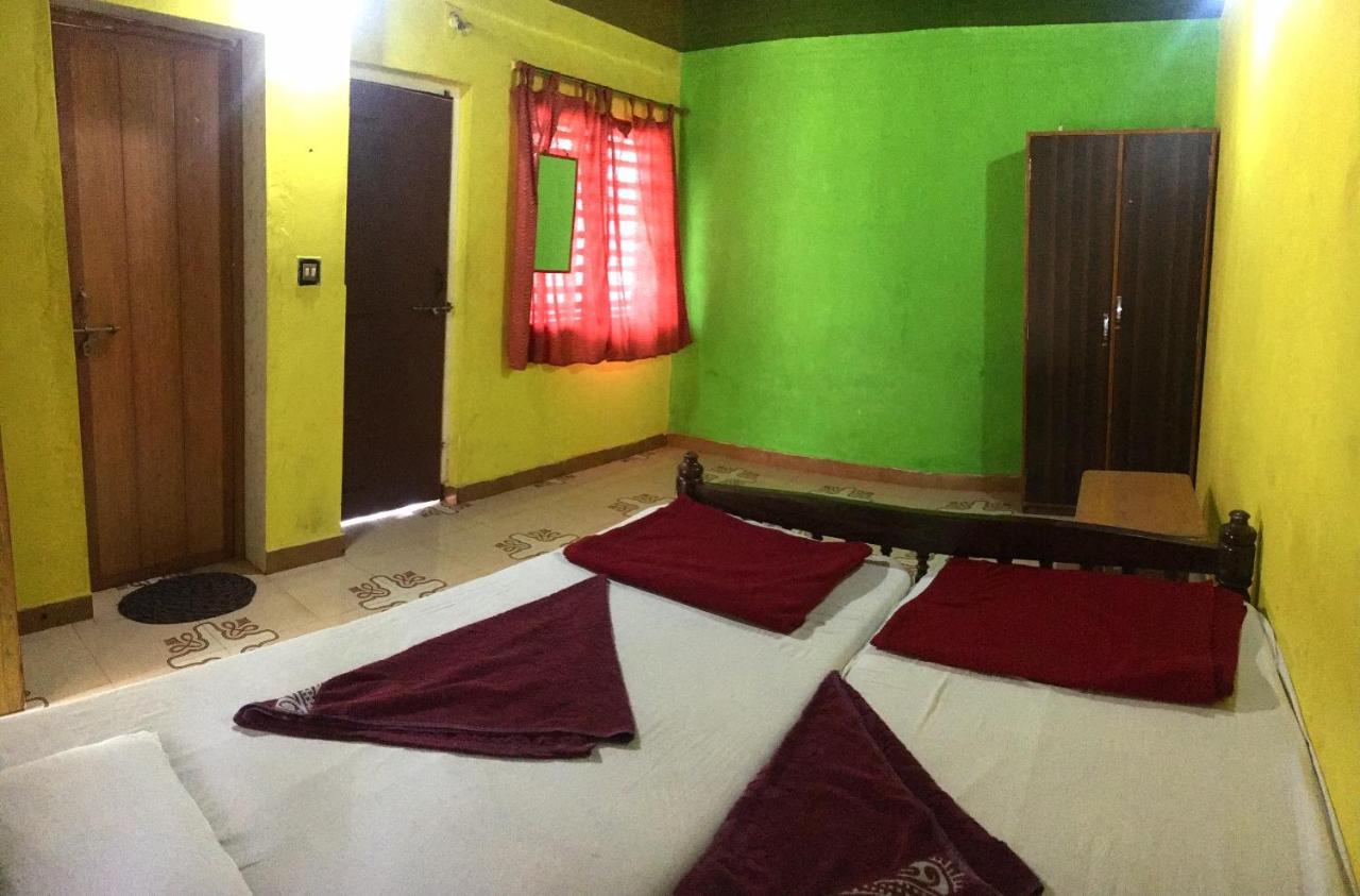 White Elephant Restaurant & Cottages Gokarna 고카르나 외부 사진