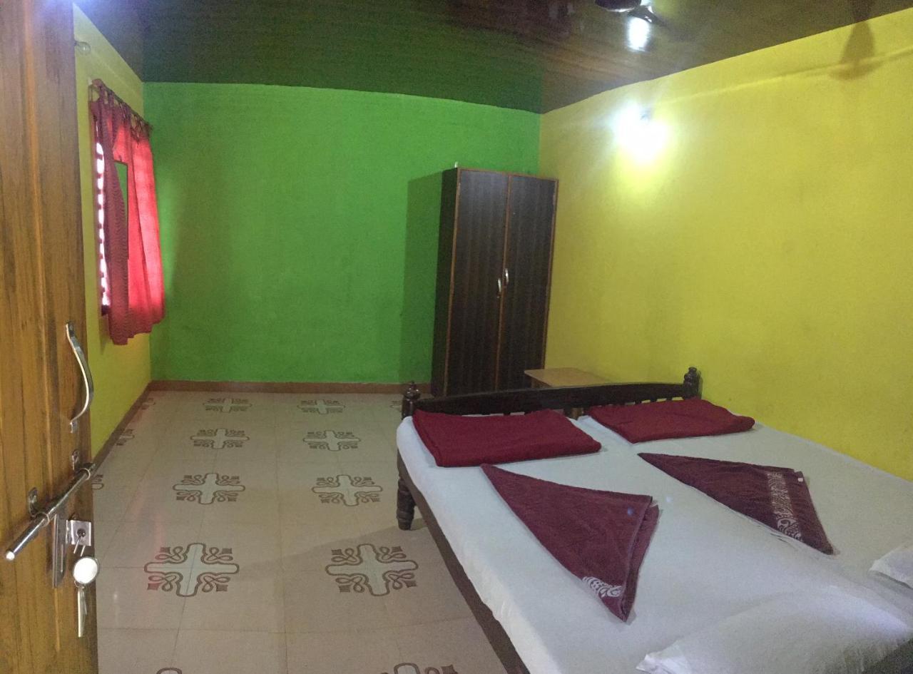 White Elephant Restaurant & Cottages Gokarna 고카르나 외부 사진