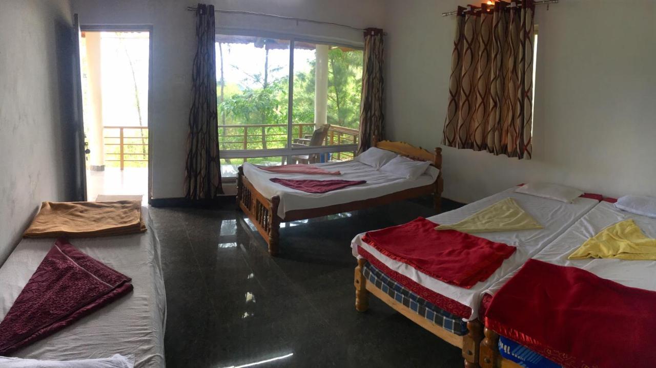 White Elephant Restaurant & Cottages Gokarna 고카르나 외부 사진