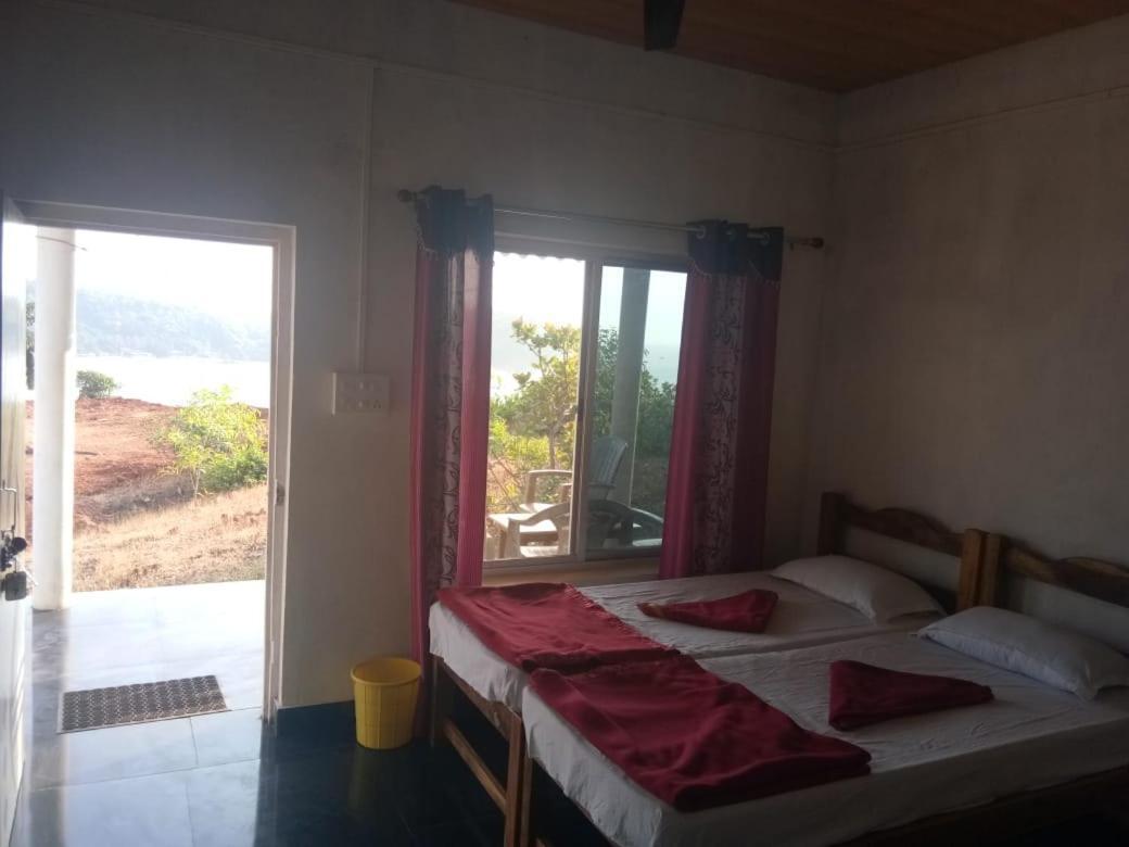 White Elephant Restaurant & Cottages Gokarna 고카르나 외부 사진